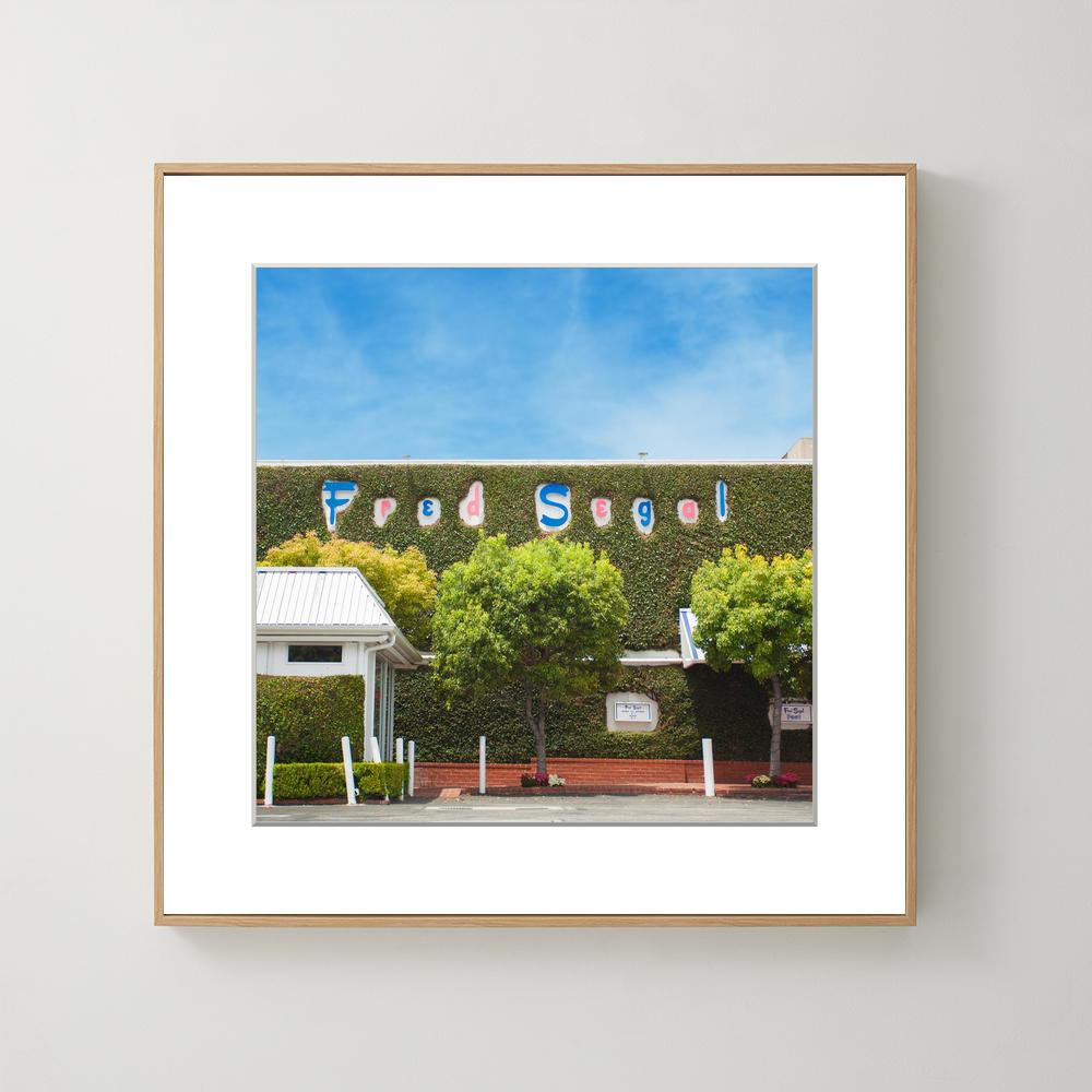 Iconic Retail